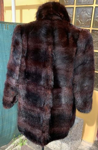 Cappottino in pelliccia marrone scuro