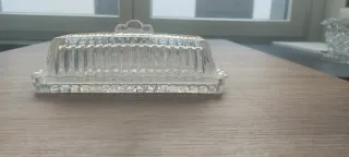 Piccolo vassoio in cristallo con coperchio