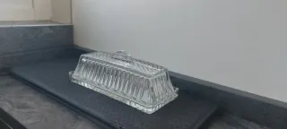 Piccolo vassoio in cristallo con coperchio