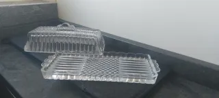 Piccolo vassoio in cristallo con coperchio