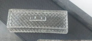 Piccolo vassoio in cristallo con coperchio