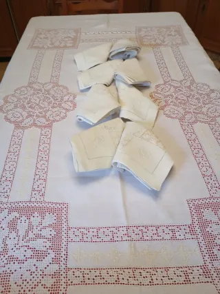 Mantelería bordada mano Lagartera Lino como nueva