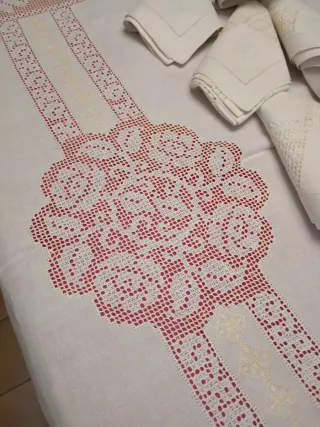 Mantelería bordada mano Lagartera Lino como nueva