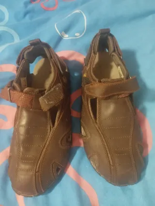 Sandalias Marrones de cuero. Chiruca.