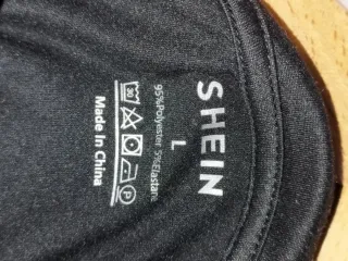 Camiseta SHEIN Oversize Negra Talla L