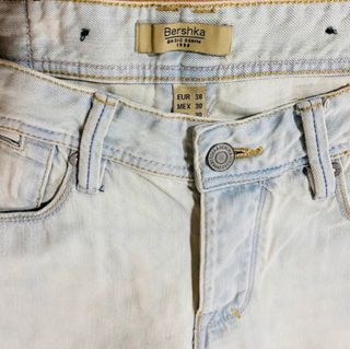 Vaqueros de Bershka