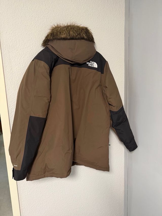 Chaqueta The North Face Marrón y Negra