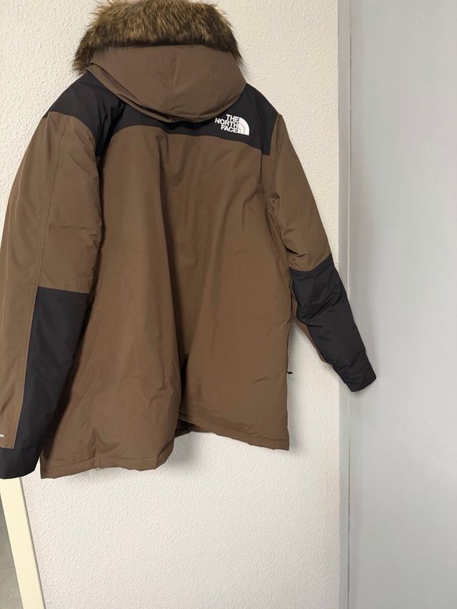 Chaqueta The North Face Marrón y Negra