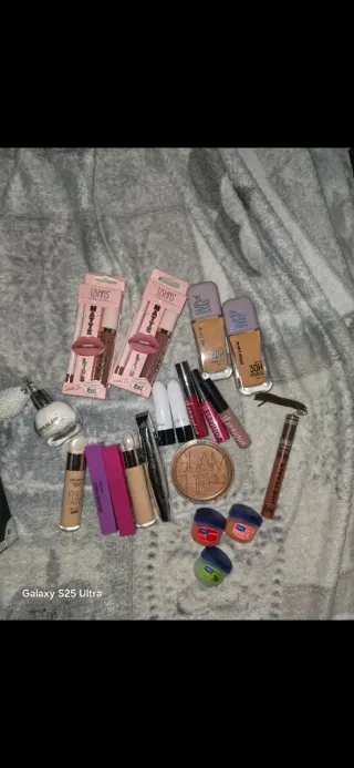 Valigetta portatrucchi Royal Beauty con prodotti