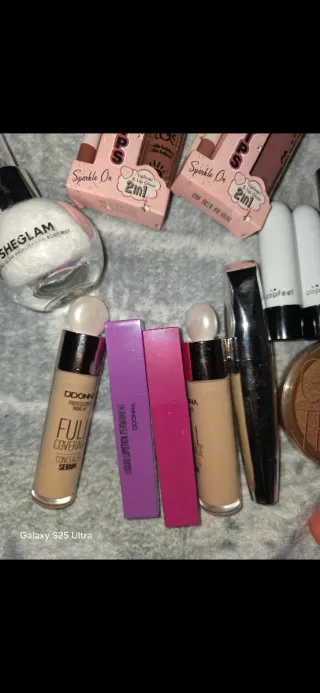 Valigetta portatrucchi Royal Beauty con prodotti