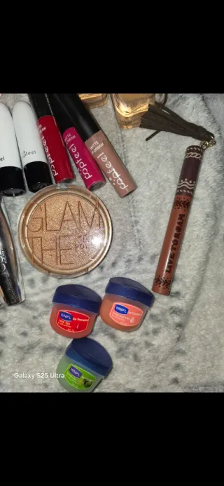 Valigetta portatrucchi Royal Beauty con prodotti