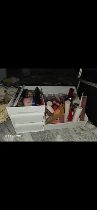 Valigetta portatrucchi Royal Beauty con prodotti