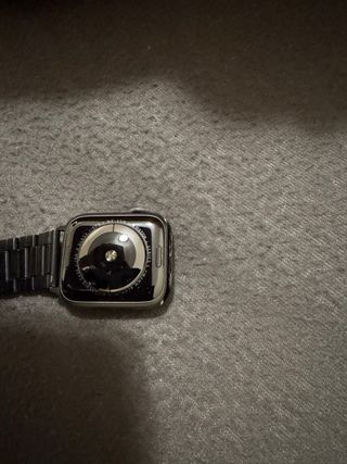 Apple Watch Series 5 44mm in alluminio