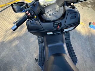 Suzuki Burgman 650 Executive Plata