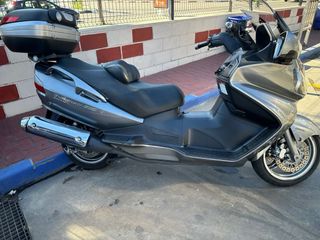 Suzuki Burgman 650 Executive Plata