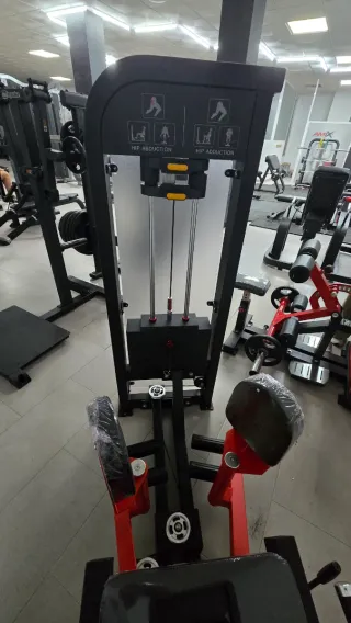 Máquina Abductor/Aductor Dual American Strength