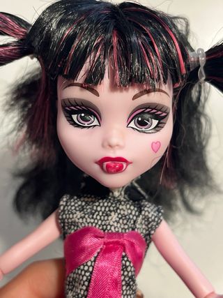 Monster High Draculaura Picture Day