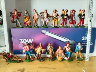 Pastori presepe 6 euro cad. -