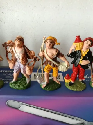 Pastori presepe 6 euro cad. -