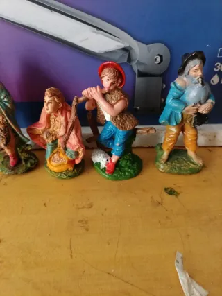Pastori presepe 6 euro cad. -