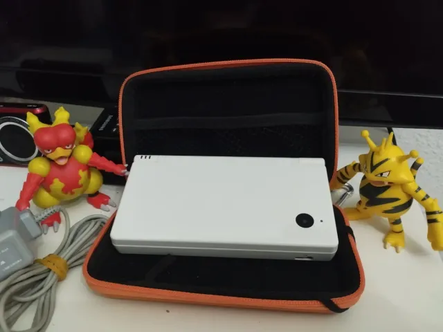 Nintendo DSi Bianca con Caricatore
