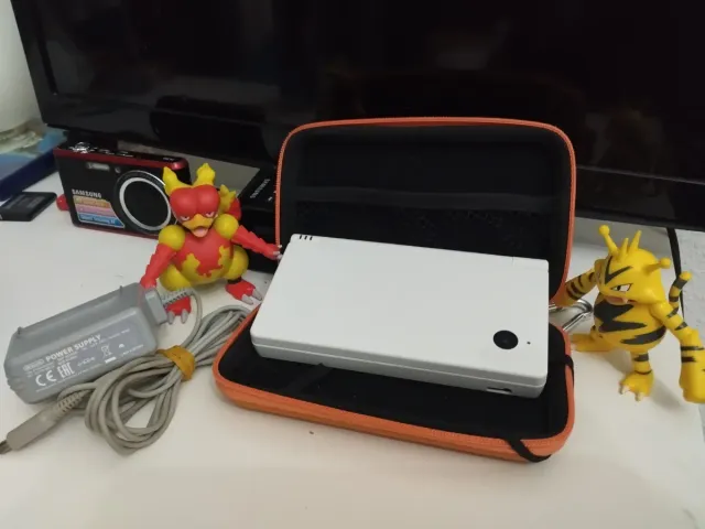 Nintendo DSi Bianca con Caricatore