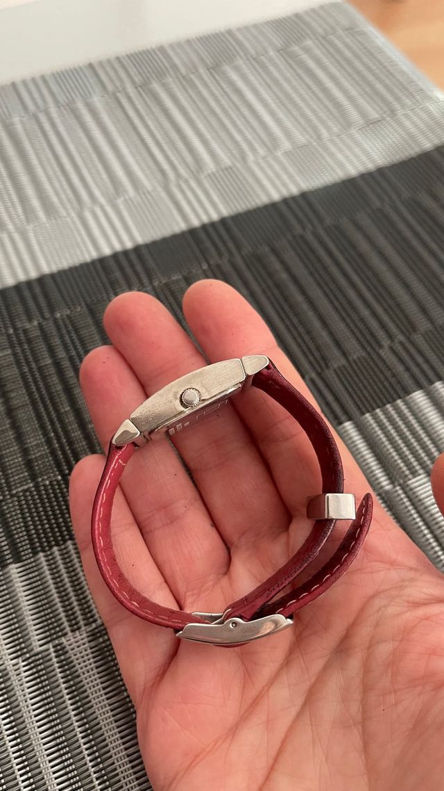 Reloj Tommy Hilfiger Negro y Rojo