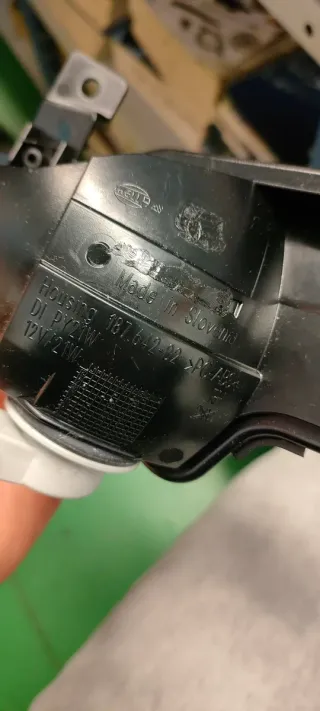 Piloto intermitente derecho 308 HELLA