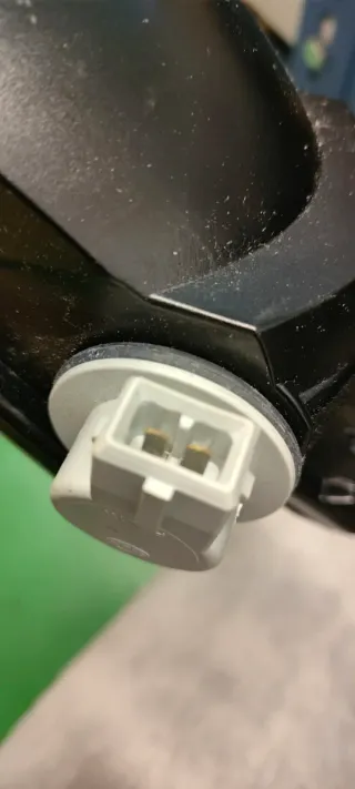 Piloto intermitente derecho 308 HELLA