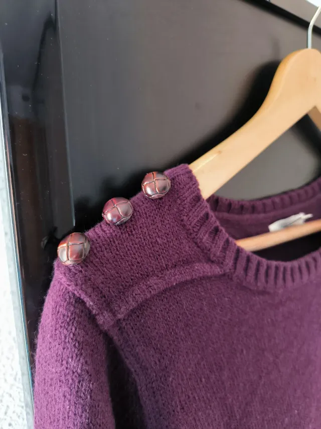 Vestido de punto granate con bolsillos