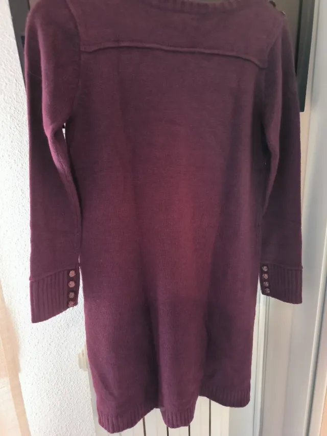 Vestido de punto granate con bolsillos