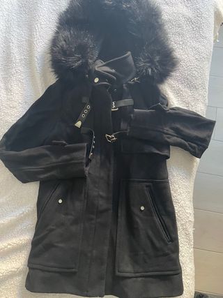 Chaquetón Zara Negro con Capucha