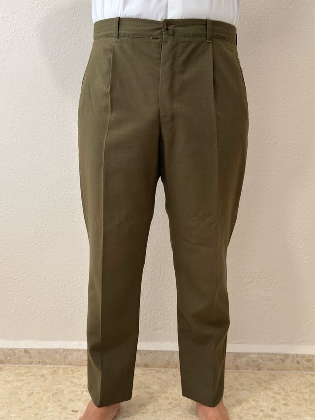 Pantalón de vestir talla 48 verde oliva