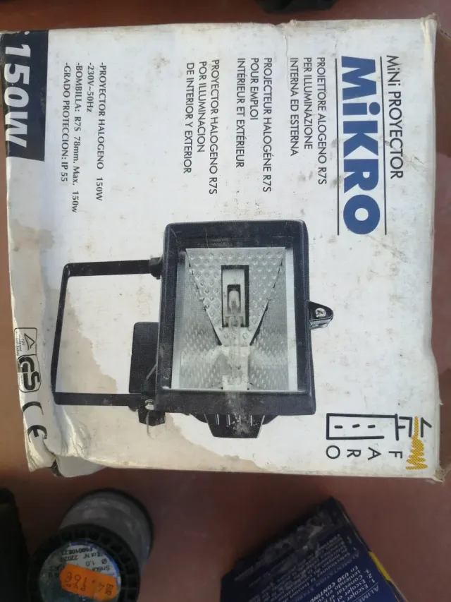 Foco Halógeno MIKRO 150W IP55