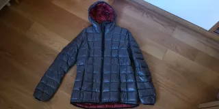 Plumas ligero Quechua gris y rojo