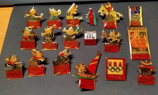 Collezione di 18 spille commemorative Coca Cola BCN92