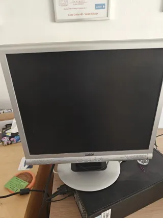 Monitor Targa con altoparlanti integrati