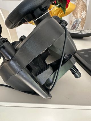 Volante Logitech para Play S. o PC