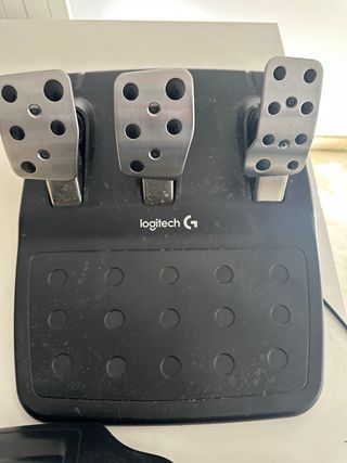 Volante Logitech para Play S. o PC