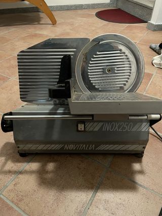 Affettatrice Novitalia Inox 250