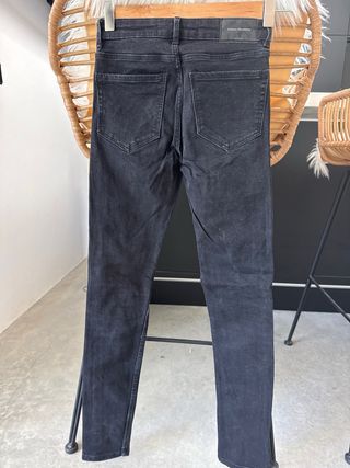 Pantalón pitillo Zara elástico negro