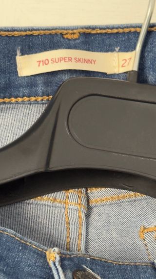 Vaqueros Levi's Azules Desgastados