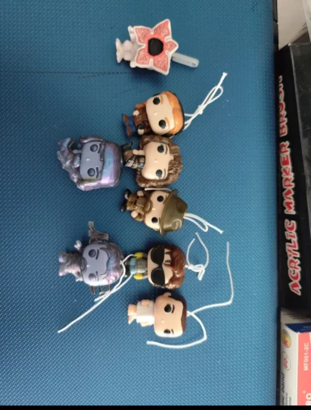 Figuras Stranger Things Kinder Joy