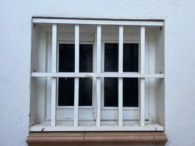 Ventana aluminio blanco doble hoja. 55x65