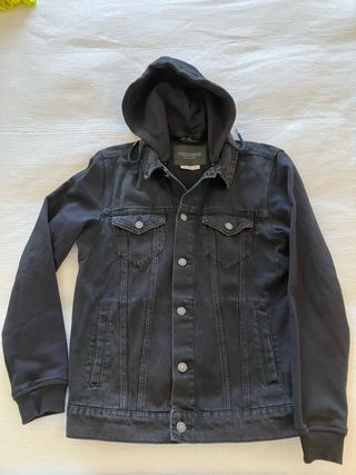 Cazadora vaquera negra con capucha Talla S