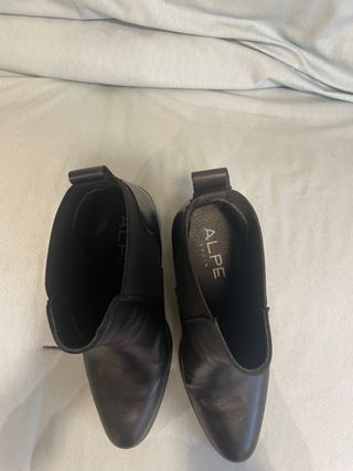 Botines de piel negros marca Alpe