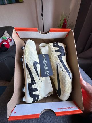 Botas fútbol niño Nike Superfly PRO 33