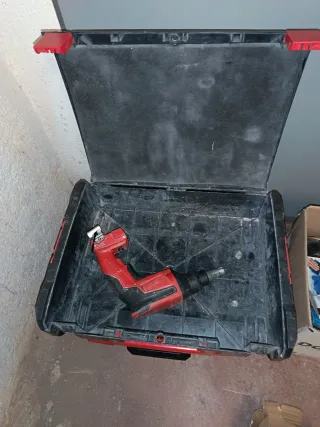 Caja Herramientas Milwaukee FUEL Negra