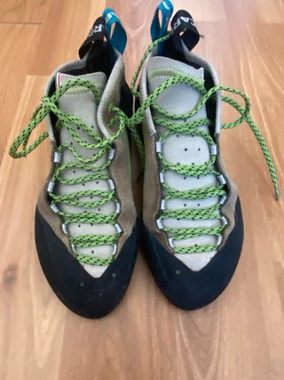 Pies de Gato Scarpa Maestro Mid