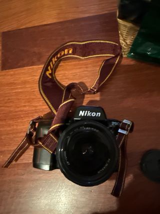 Cámara Nikon F90 + Objetivo 28-70mm